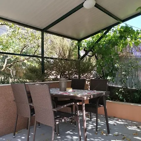 Tudija Apartment *