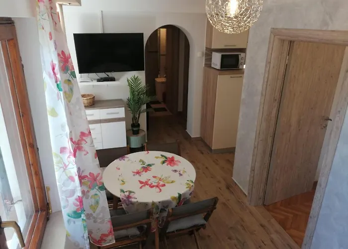 Tudija Τρογκίρ