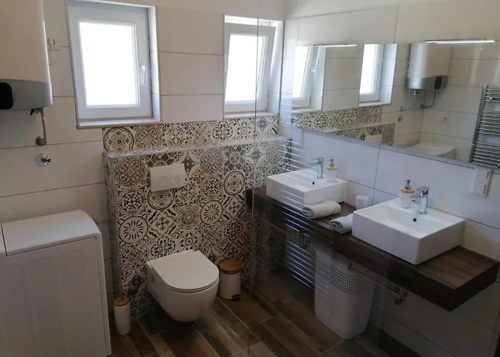 Tudija Τρογκίρ